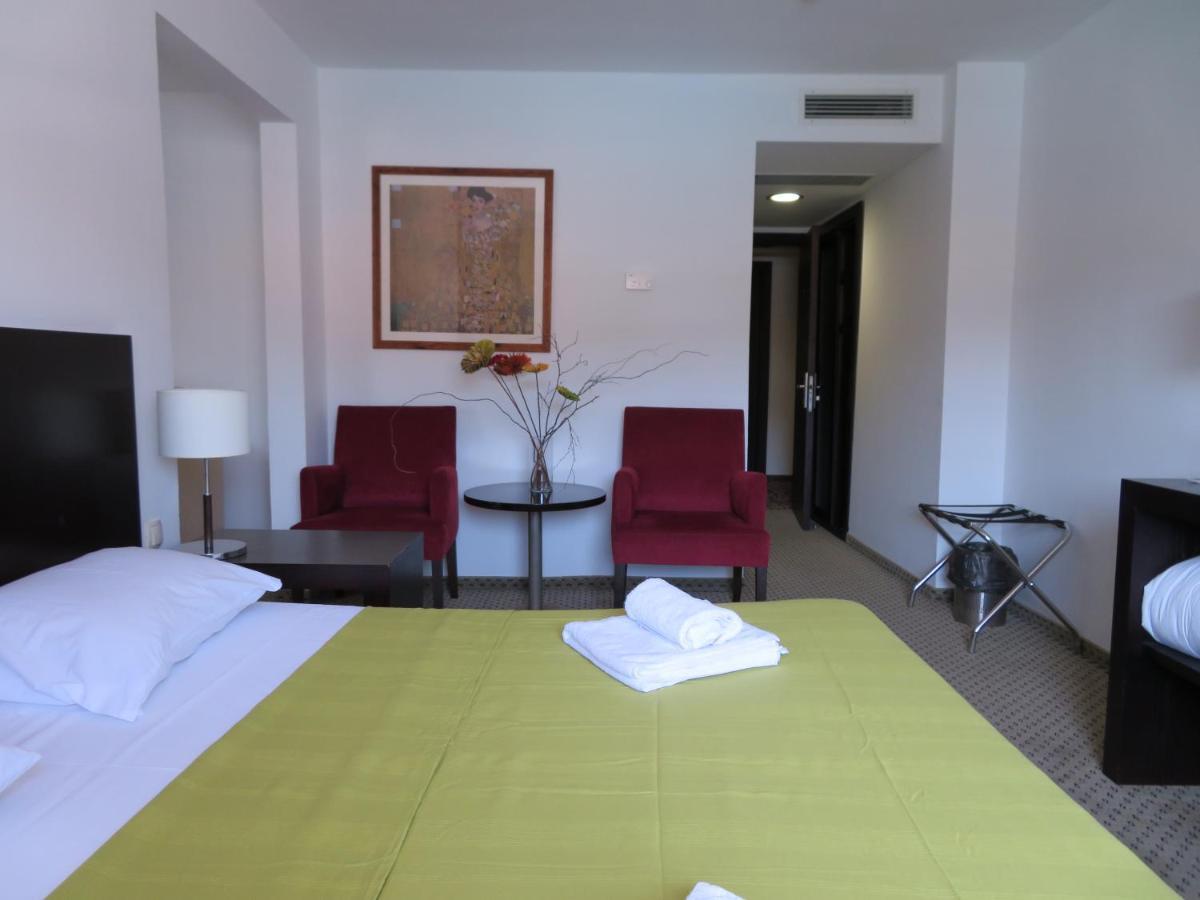 Hotel International Rab Town Luaran gambar