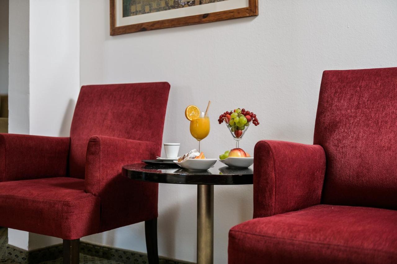 Hotel International Rab Town Luaran gambar