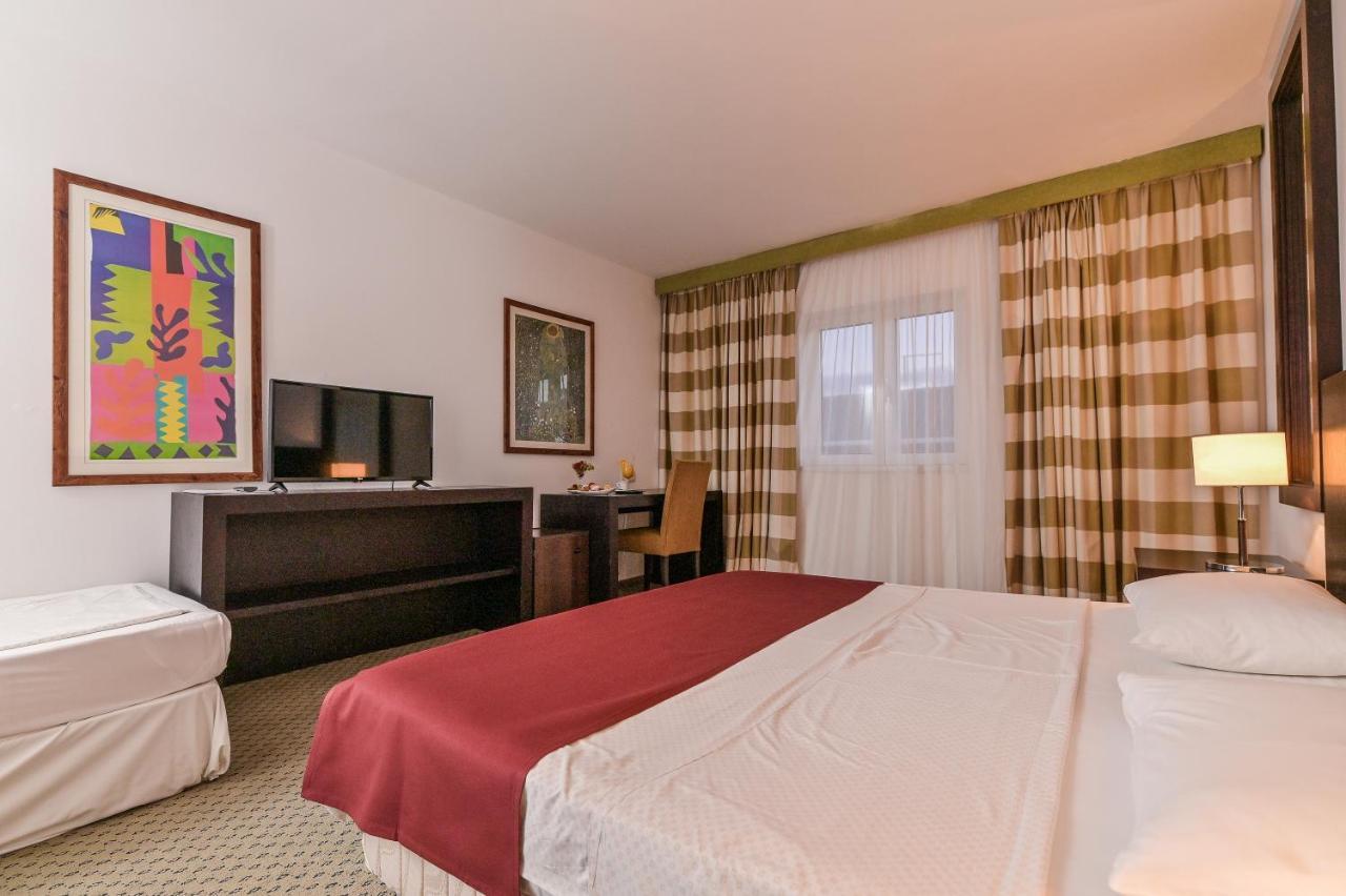 Hotel International Rab Town Luaran gambar